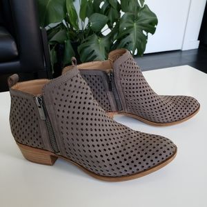 LUCKY BRAND Basel Ankle Boots, 7.5, Dark Stone